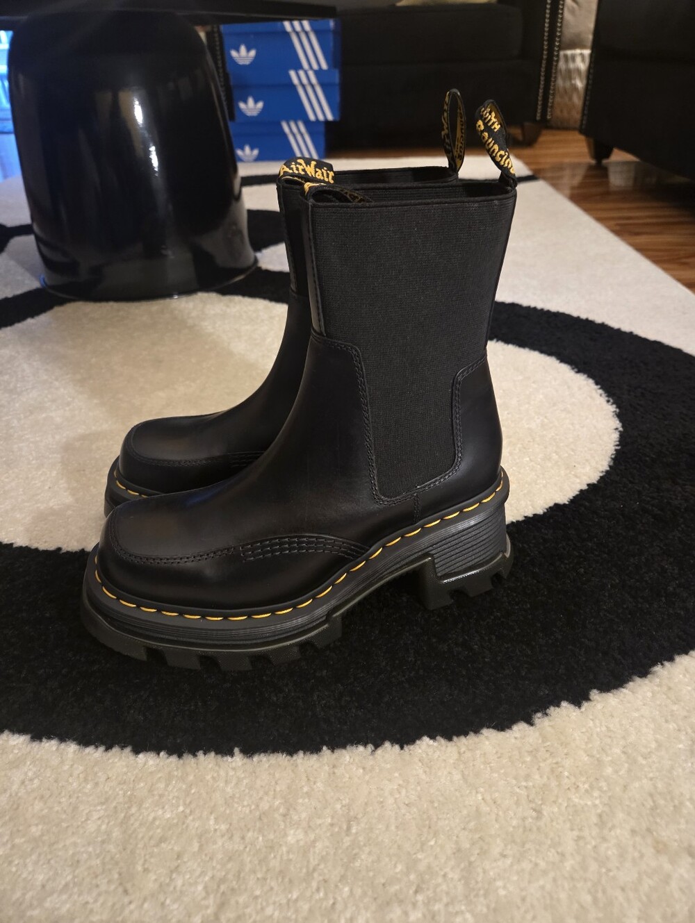 DR.MARTENS CORRAN  CHELSEA ATLAS LEATHER HEELED BOOT SZ 8W
